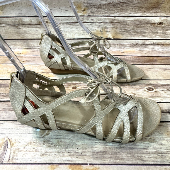 Reaction Kenneth Cole Golden Embossed Gladiator Lace Up Open Toe Sandals 9.5 - Picture 2 of 8